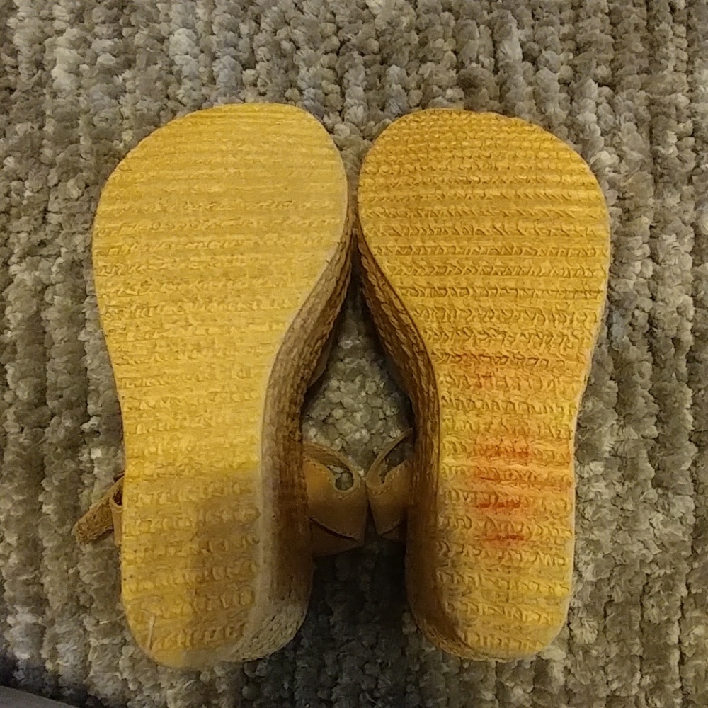 Sbicca Neutral Super Soft Wedge - Picture 4 of 5